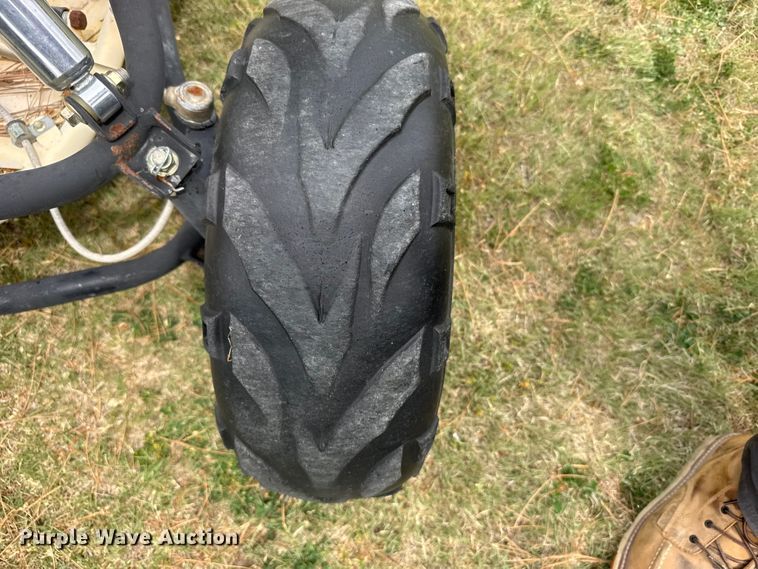image for item FB7447 2011 Zhejiangdi Go-Kart