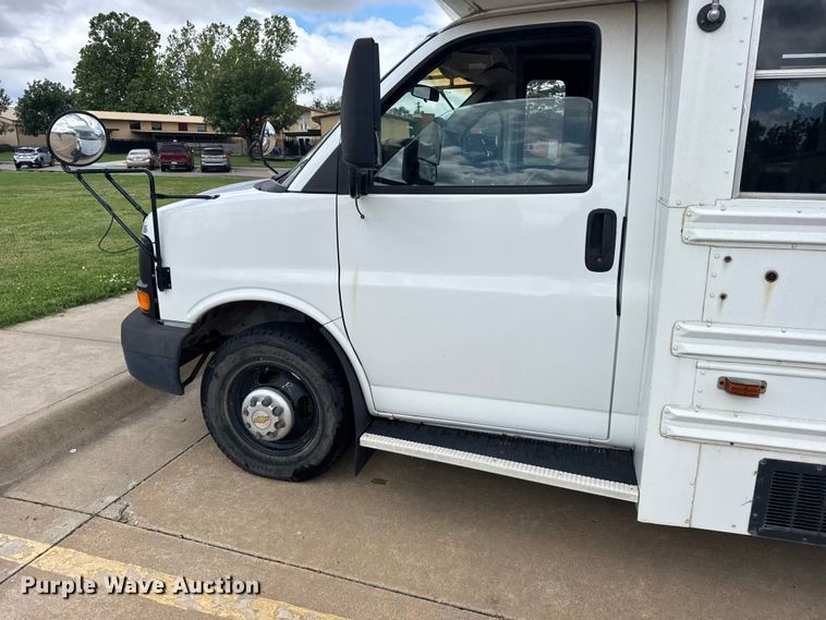 image for item FB7452 2003 Chevrolet Express school bus