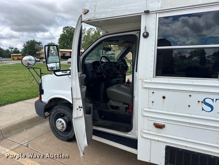 image for item FB7452 2003 Chevrolet Express school bus