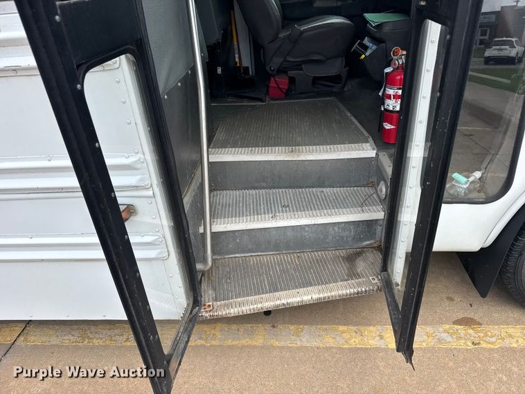 image for item FB7452 2003 Chevrolet Express school bus