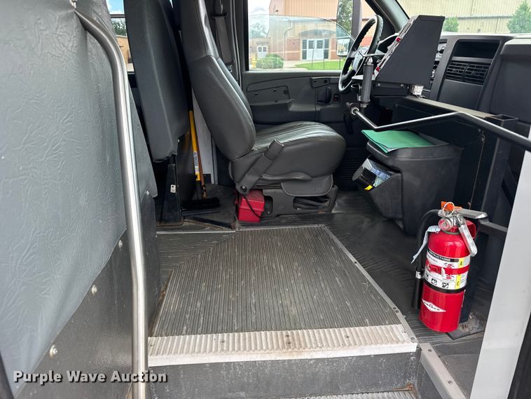 image for item FB7452 2003 Chevrolet Express school bus