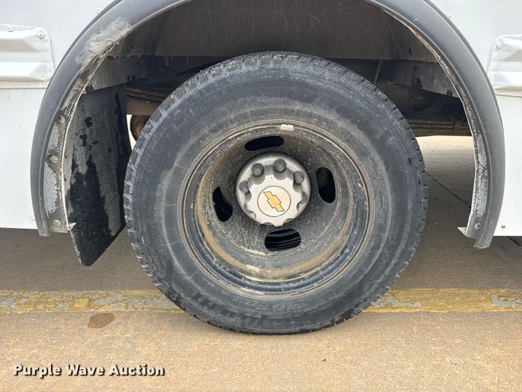 image for item FB7452 2003 Chevrolet Express school bus