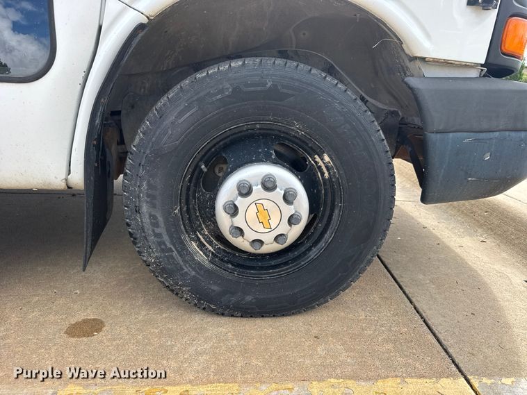 image for item FB7453 2003 Chevrolet Express school bus