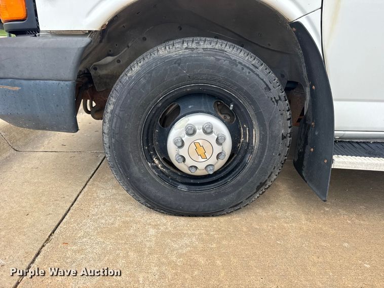 image for item FB7453 2003 Chevrolet Express school bus
