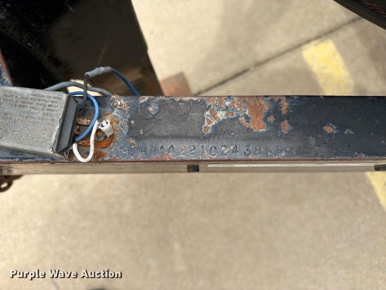 image for item FB7458 2001 Supe equipment trailer