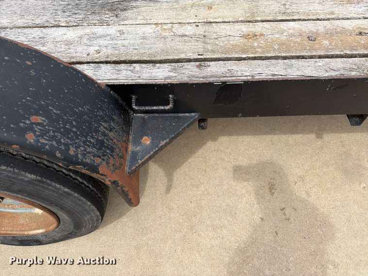 image for item FB7458 2001 Supe equipment trailer