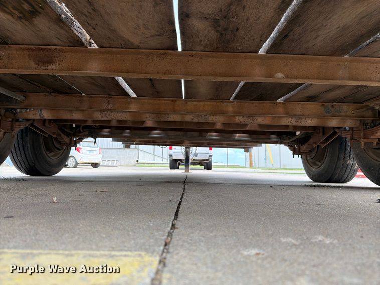 image for item FB7458 2001 Supe equipment trailer