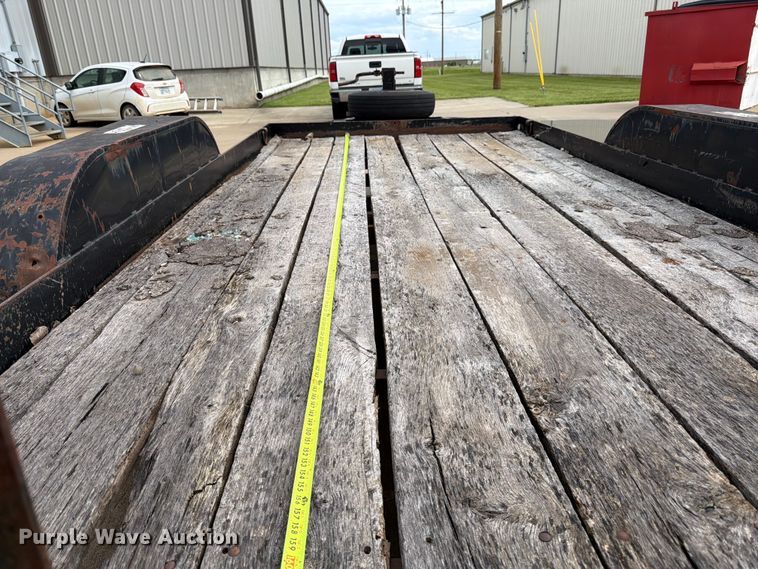 image for item FB7458 2001 Supe equipment trailer