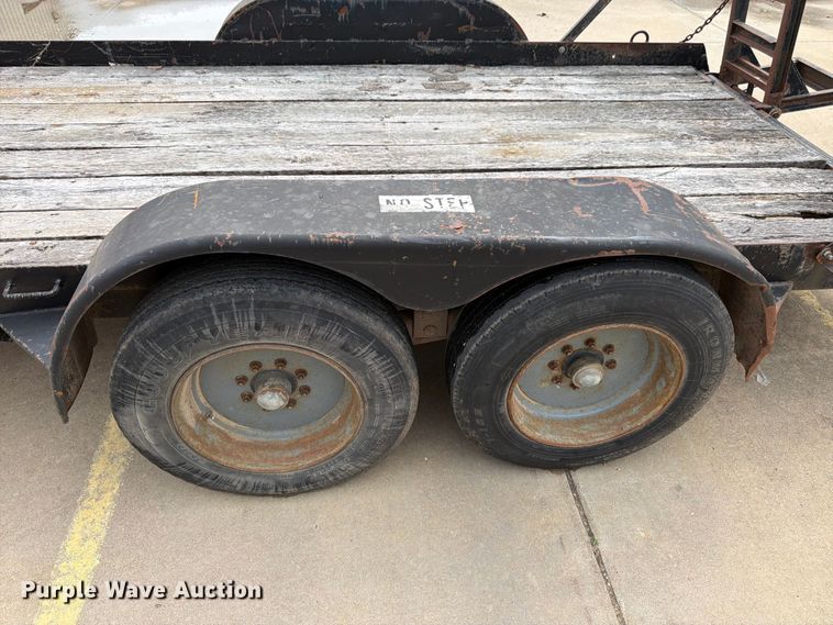 image for item FB7458 2001 Supe equipment trailer