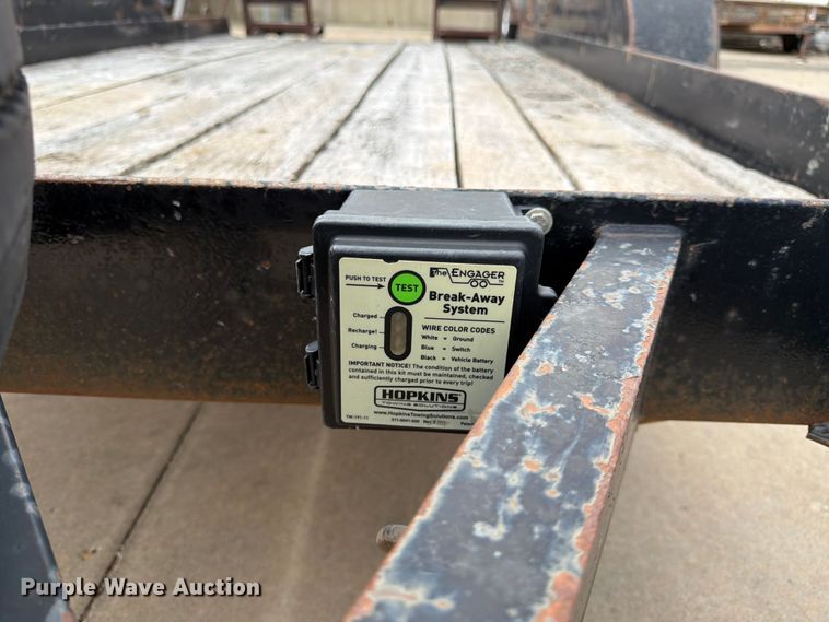 image for item FB7458 2001 Supe equipment trailer