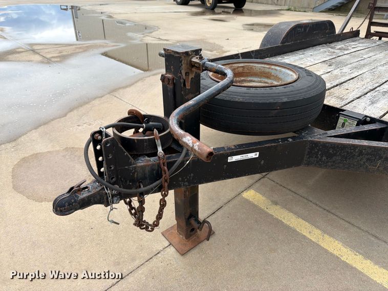 image for item FB7458 2001 Supe equipment trailer