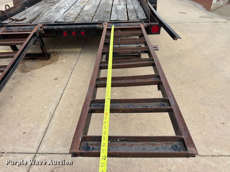 image for item FB7458 2001 Supe equipment trailer