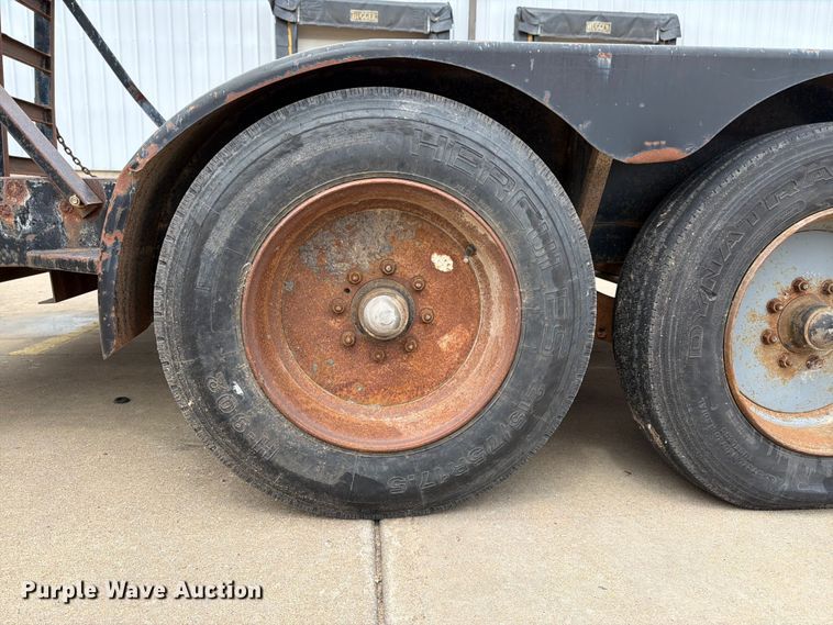 image for item FB7458 2001 Supe equipment trailer