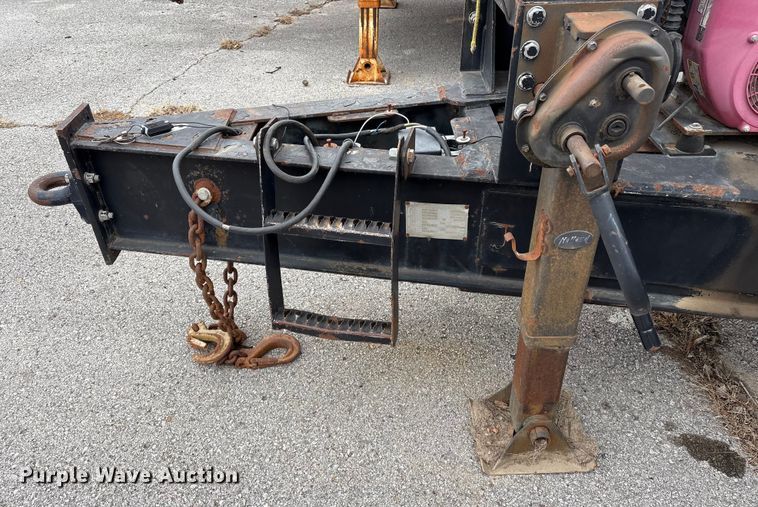 image for item FB8482 2009 All Wheel Drive Equipment Mfg GT12.5 grapple trailer