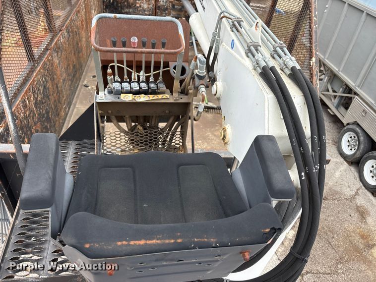 image for item FB8482 2009 All Wheel Drive Equipment Mfg GT12.5 grapple trailer