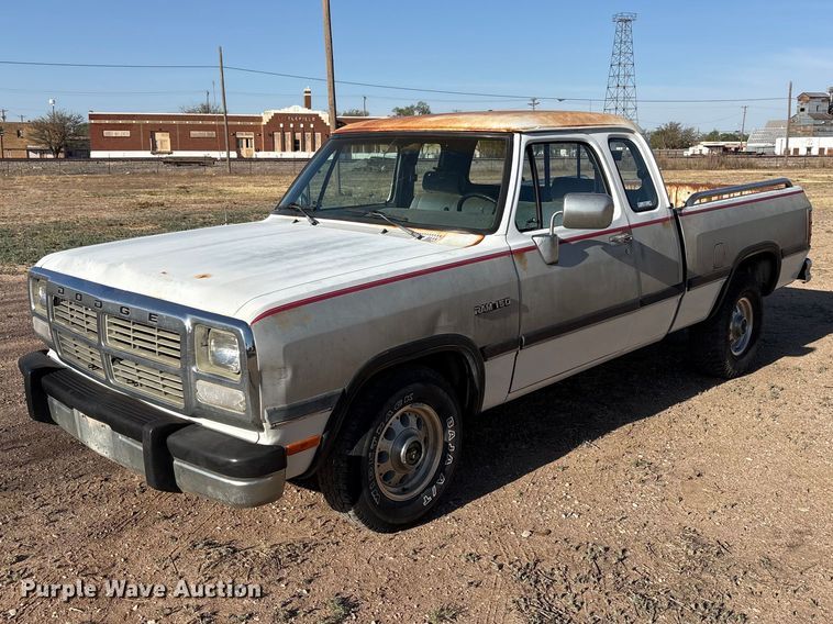 1991 Dodge D150 Ext. Cab pickup truck