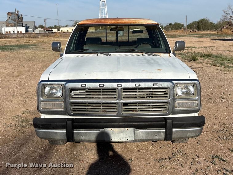image for item FC2160 1991 Dodge D150 Ext. Cab pickup truck