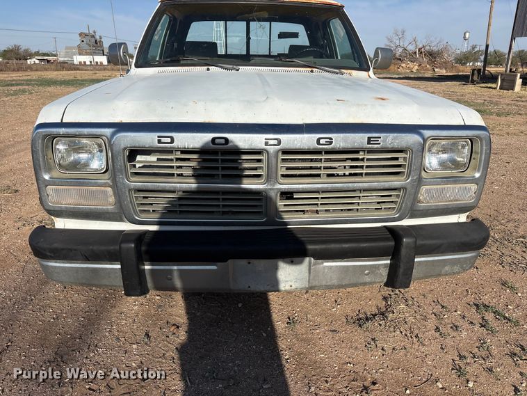image for item FC2160 1991 Dodge D150 Ext. Cab pickup truck