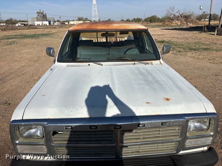 image for item FC2160 1991 Dodge D150 Ext. Cab pickup truck