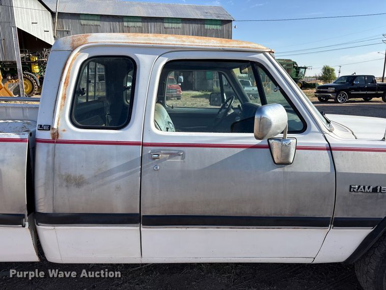 image for item FC2160 1991 Dodge D150 Ext. Cab pickup truck