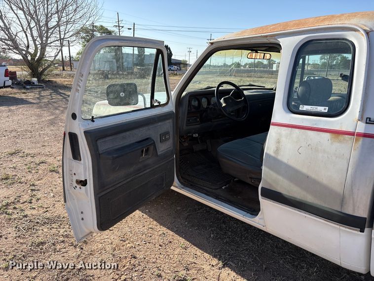 image for item FC2160 1991 Dodge D150 Ext. Cab pickup truck