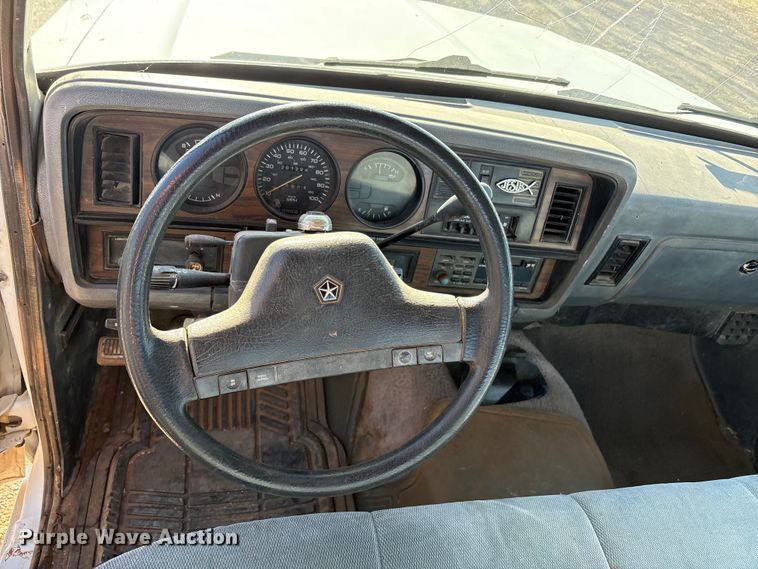 image for item FC2160 1991 Dodge D150 Ext. Cab pickup truck