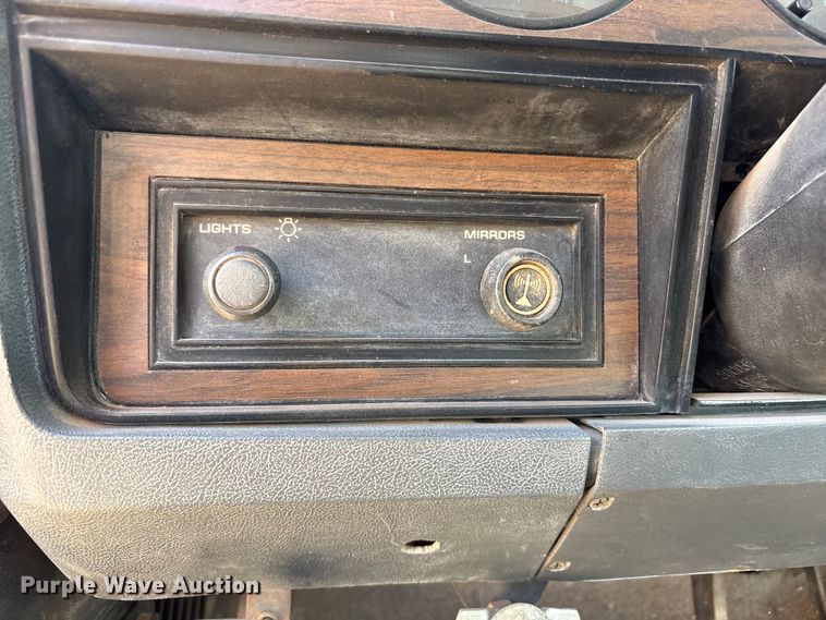 image for item FC2160 1991 Dodge D150 Ext. Cab pickup truck