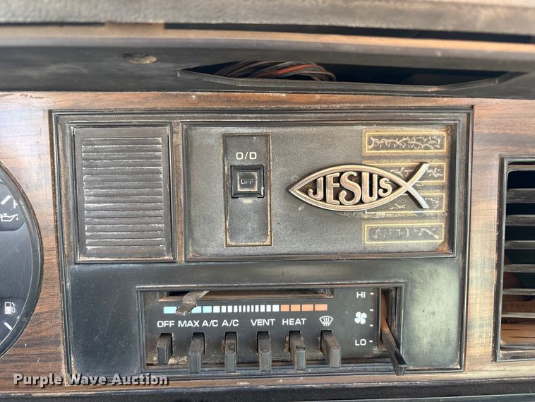 image for item FC2160 1991 Dodge D150 Ext. Cab pickup truck