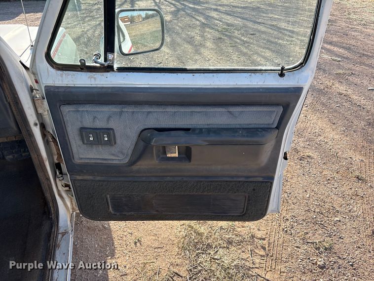 image for item FC2160 1991 Dodge D150 Ext. Cab pickup truck