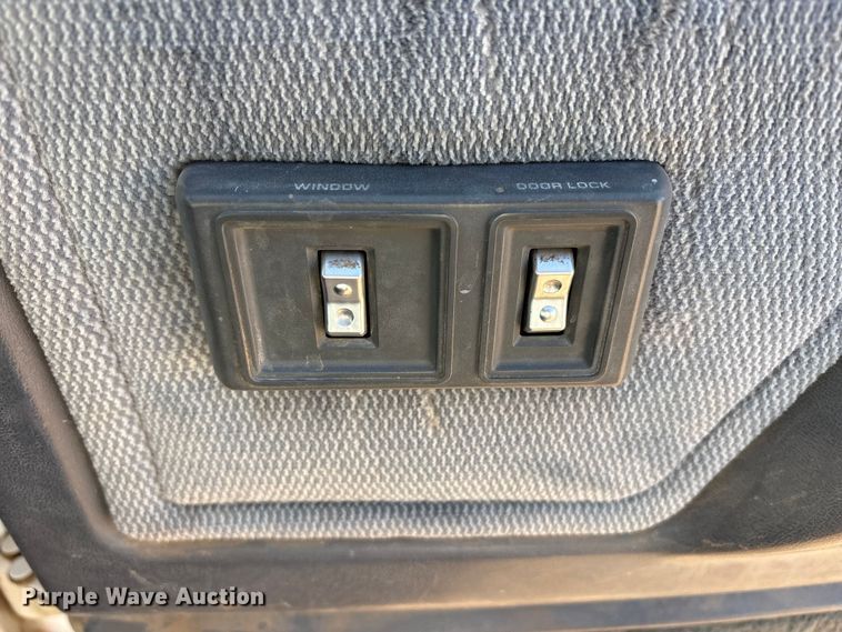 image for item FC2160 1991 Dodge D150 Ext. Cab pickup truck