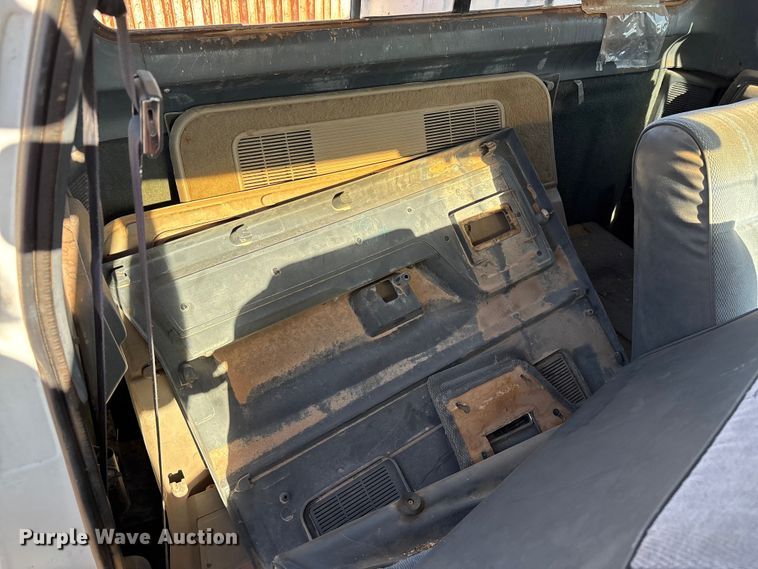 image for item FC2160 1991 Dodge D150 Ext. Cab pickup truck