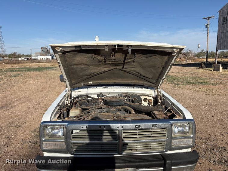 image for item FC2160 1991 Dodge D150 Ext. Cab pickup truck