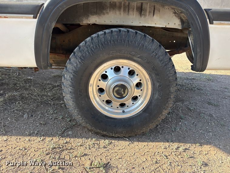 image for item FC2160 1991 Dodge D150 Ext. Cab pickup truck