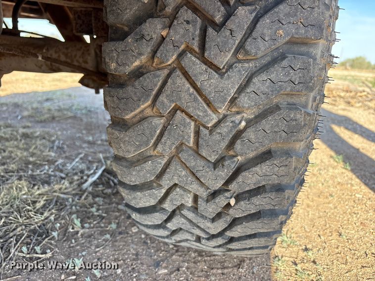 image for item FC2160 1991 Dodge D150 Ext. Cab pickup truck
