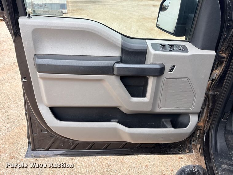 image for item FC2349 2020 Ford F150 Crew Cab pickup truck