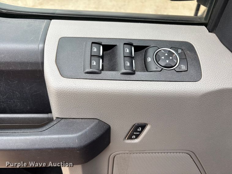 image for item FC2349 2020 Ford F150 Crew Cab pickup truck
