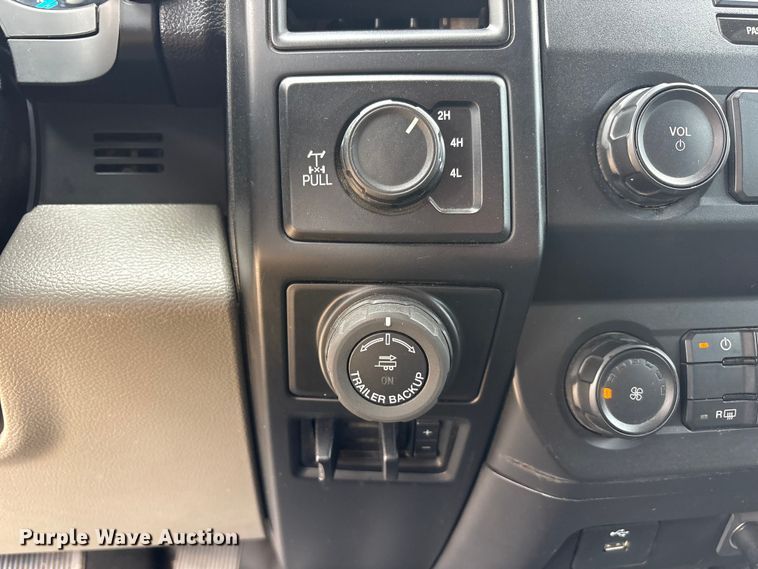 image for item FC2349 2020 Ford F150 Crew Cab pickup truck