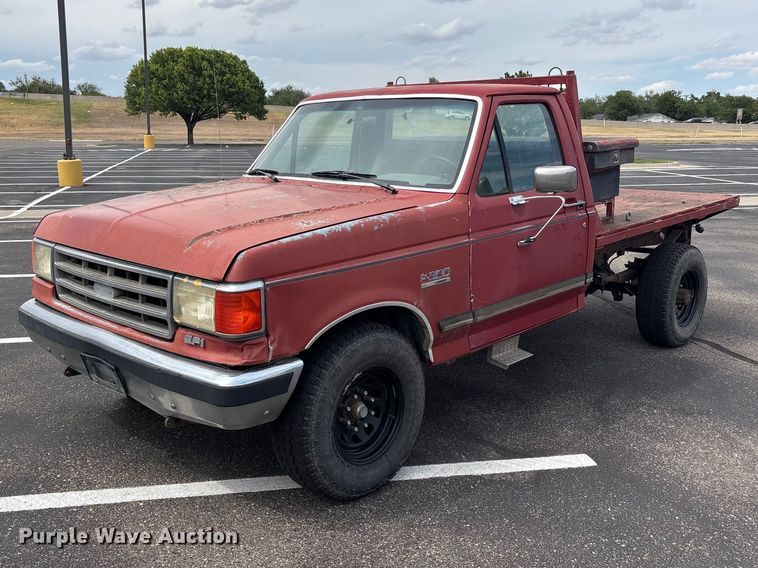 1990 Ford F250 flatbed pickup truck