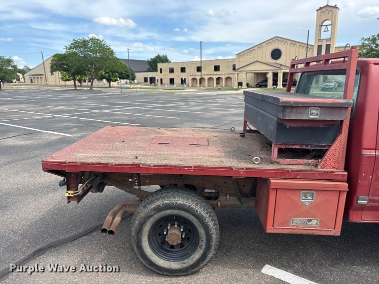 image for item FC2363 1990 Ford F250 flatbed pickup truck