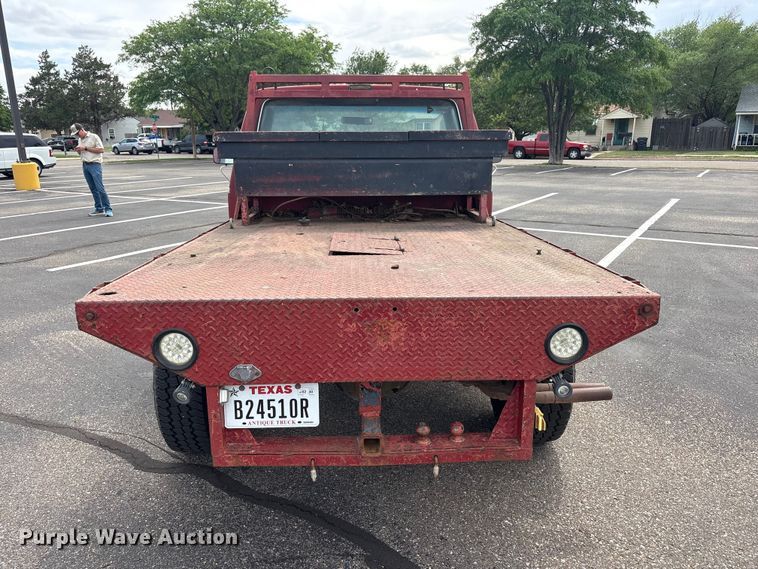 image for item FC2363 1990 Ford F250 flatbed pickup truck