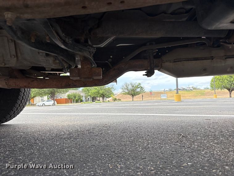 image for item FC2363 1990 Ford F250 flatbed pickup truck