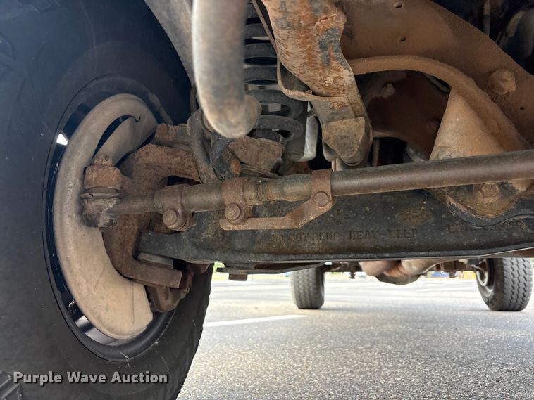 image for item FC2363 1990 Ford F250 flatbed pickup truck