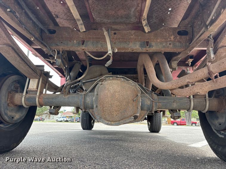 image for item FC2363 1990 Ford F250 flatbed pickup truck