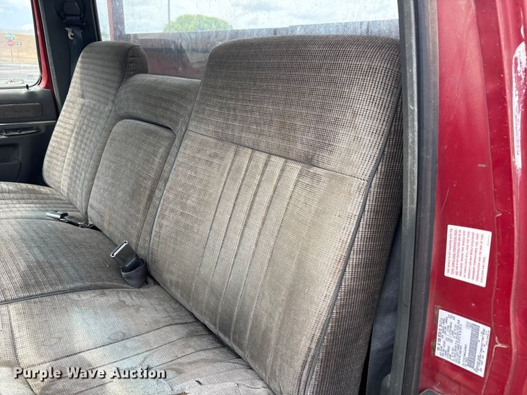 image for item FC2363 1990 Ford F250 flatbed pickup truck