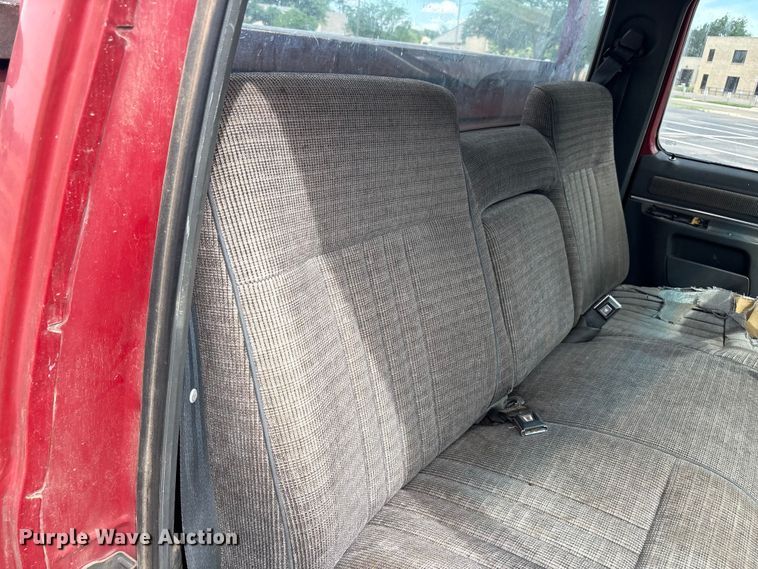 image for item FC2363 1990 Ford F250 flatbed pickup truck