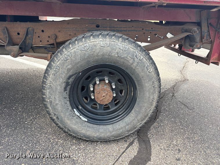 image for item FC2363 1990 Ford F250 flatbed pickup truck