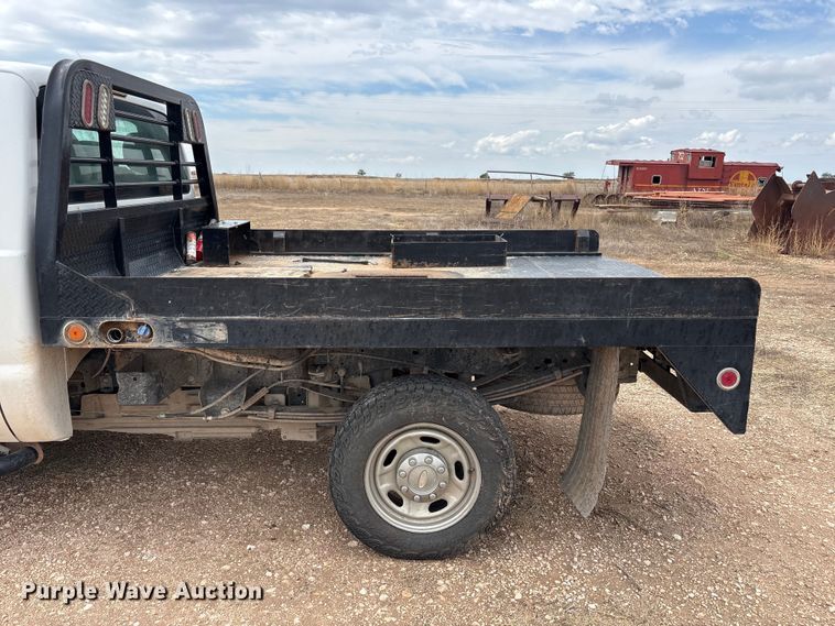 image for item FC2382 2012 Ford F250 Super Duty flatbed pickup truck