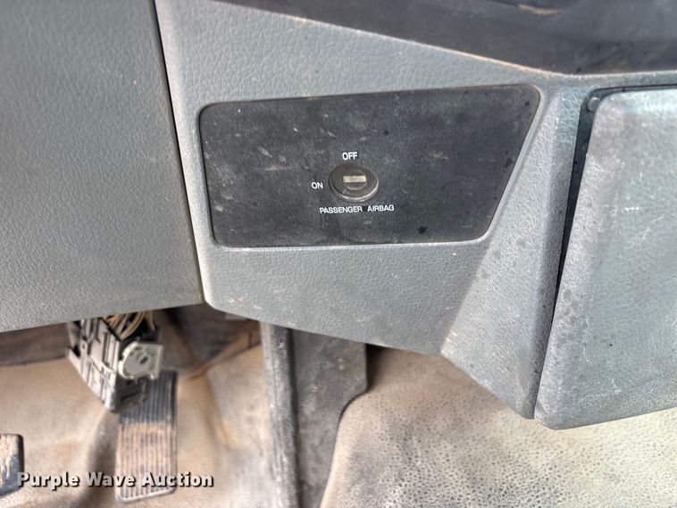 image for item FC2382 2012 Ford F250 Super Duty flatbed pickup truck