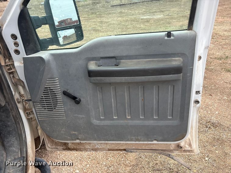 image for item FC2382 2012 Ford F250 Super Duty flatbed pickup truck