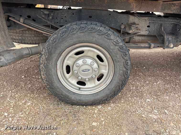 image for item FC2382 2012 Ford F250 Super Duty flatbed pickup truck